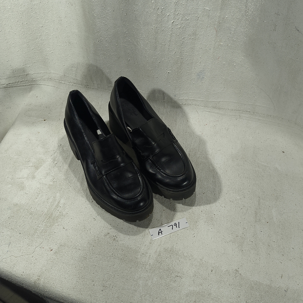 Elegant Women's Size 7.5 Black Faux Leather Loafers With 3" Wedge Heels